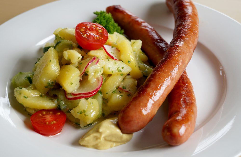Selbst gemachter, lauwarmer Kartoffelsalat – Rezepte und mehr